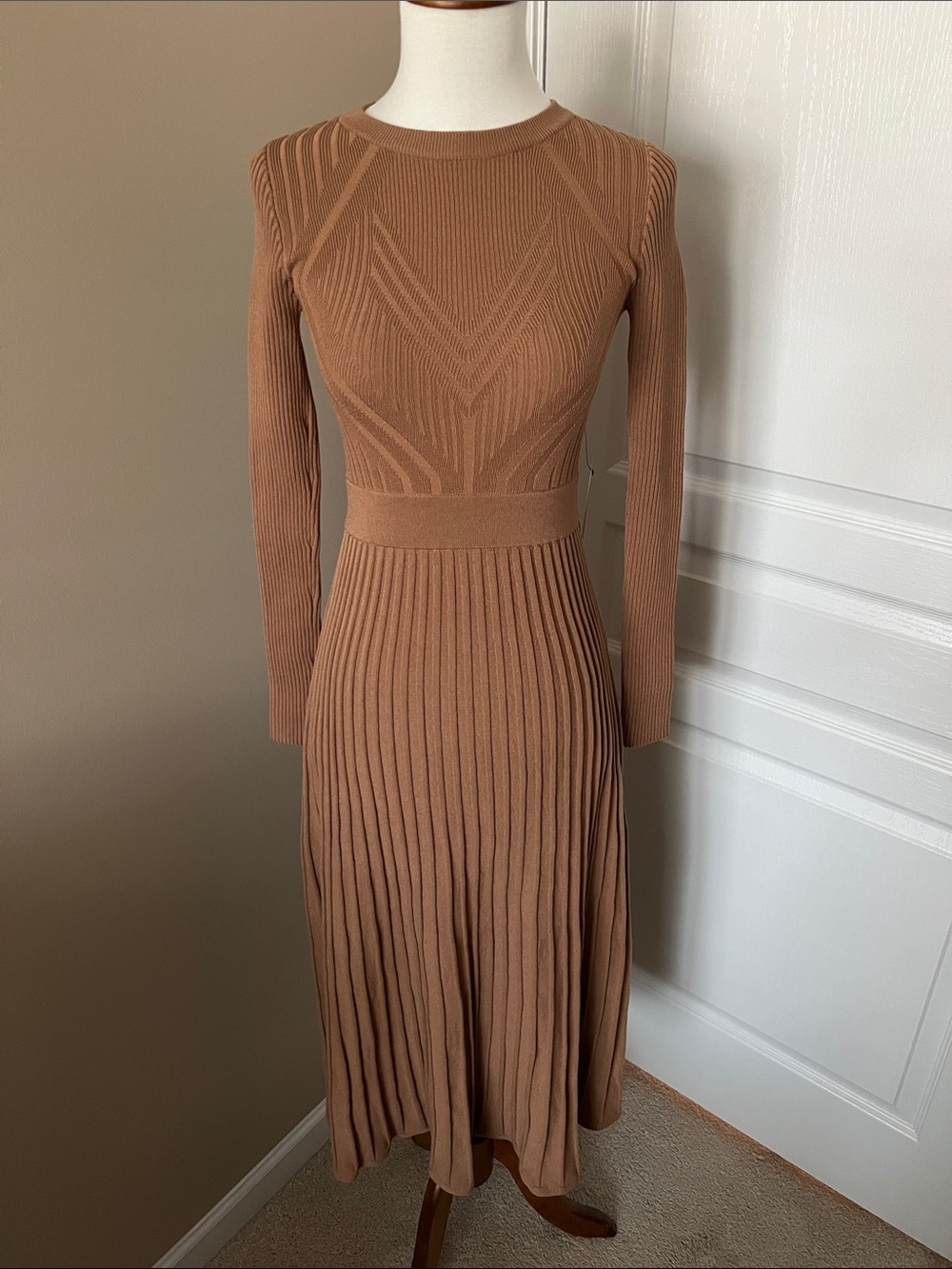 NWT Express Ribbed Knit Long Sleeve Midi Dress - Camel XS